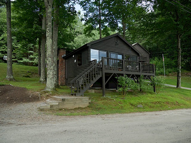 Lake House 1 (2 Bedroom)