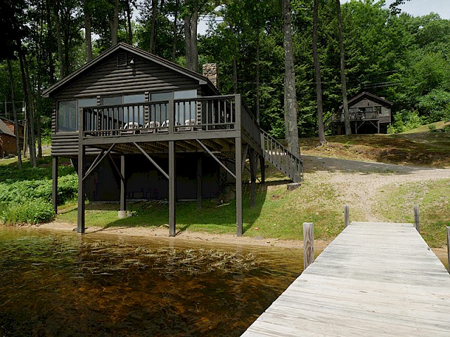 Lake House 5 (2 Bedroom)